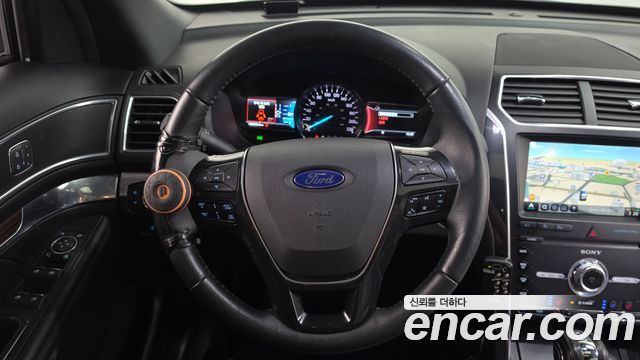 Ford Explorer 2.3 Limited 4WD 5th 2019 — фото 12