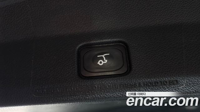 Ford Explorer 2.3 Limited 4WD 5th 2019 — фото 18