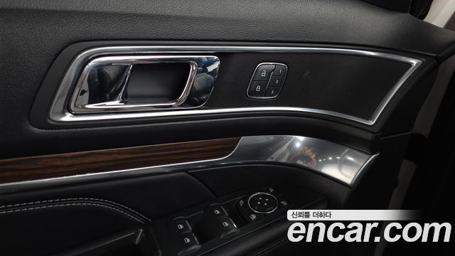 Ford Explorer 2.3 Limited 4WD 5th 2019 — фото 20
