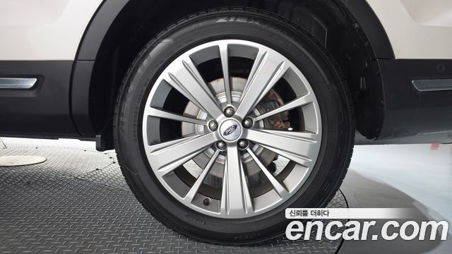 Ford Explorer 2.3 Limited 4WD 5th 2019 — фото 21