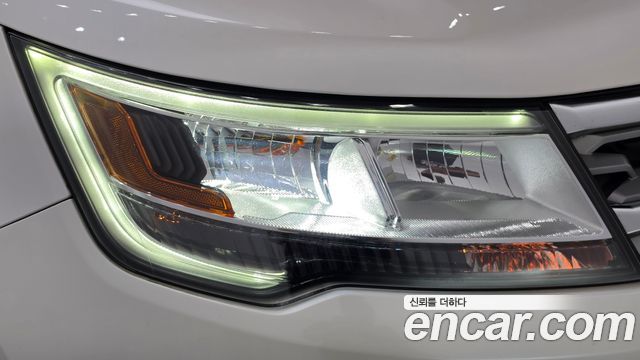 Ford Explorer 2.3 Limited 4WD 5th 2019 — фото 22