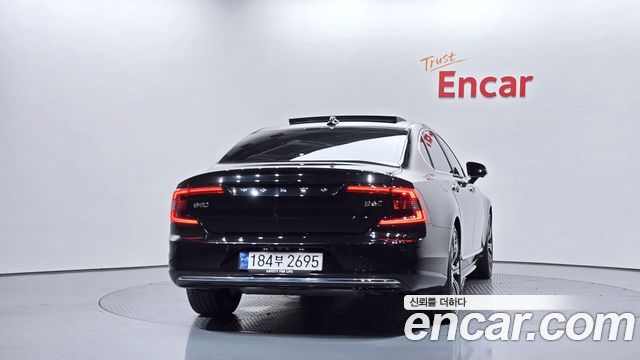 Volvo S90 B6 AWD Ultimate Bright 2023 — фото 4