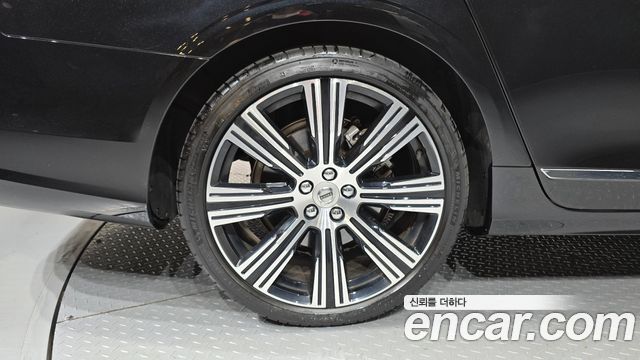 Volvo S90 B6 AWD Ultimate Bright 2023 — фото 5