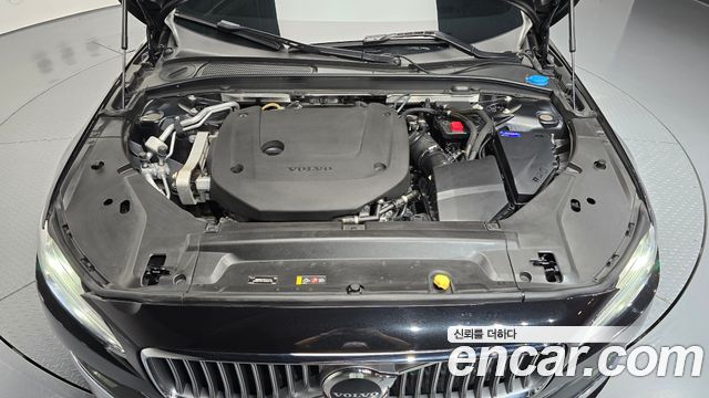 Volvo S90 B6 AWD Ultimate Bright 2023 — фото 6
