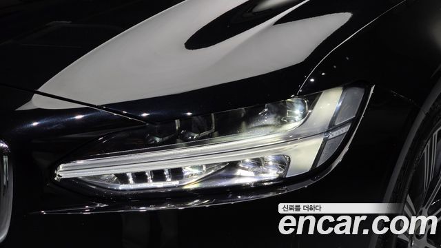Volvo S90 B6 AWD Ultimate Bright 2023 — фото 22