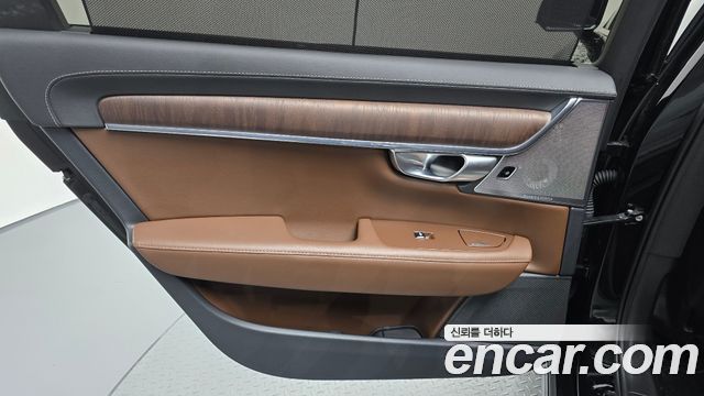 Volvo S90 B6 AWD Ultimate Bright 2023 — фото 25