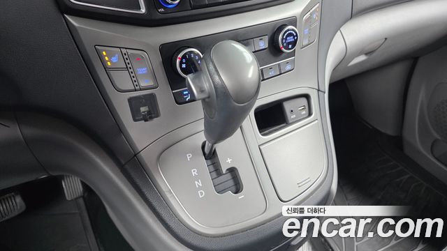 Hyundai Grand Starex 12-Seater Wagon Modern 2018 — фото 9
