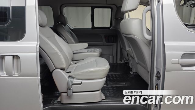Hyundai Grand Starex 12-Seater Wagon Modern 2018 — фото 11