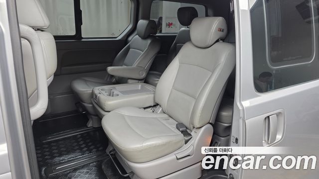 Hyundai Grand Starex 12-Seater Wagon Modern 2018 — фото 12