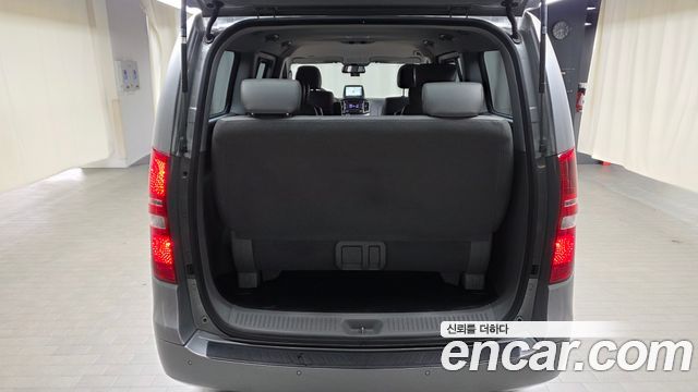 Hyundai Grand Starex 12-Seater Wagon Modern 2018 — фото 17