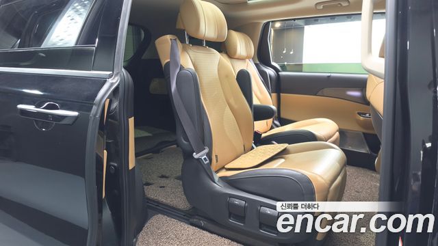 Kia Carnival (IV) Gasoline 7-Seater Signature 2023 — фото 12