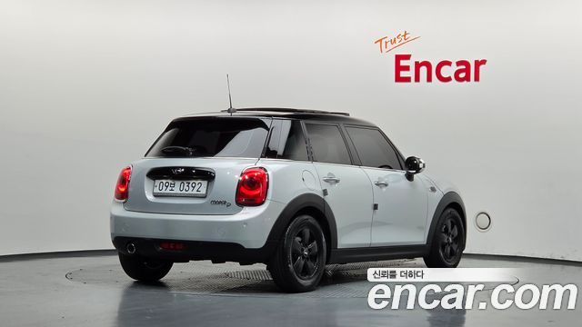 MINI Cooper D 5Door Mid 3rd 2016 — фото 2