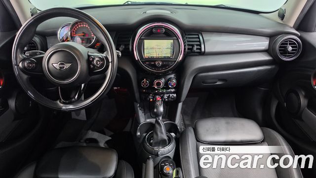 MINI Cooper D 5Door Mid 3rd 2016 — фото 7