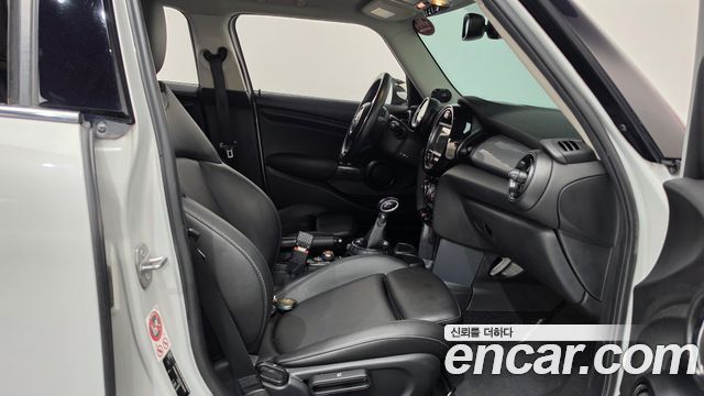 MINI Cooper D 5Door Mid 3rd 2016 — фото 11