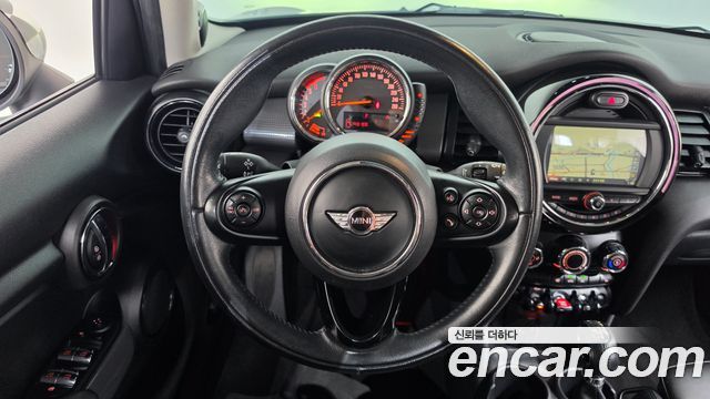 MINI Cooper D 5Door Mid 3rd 2016 — фото 13
