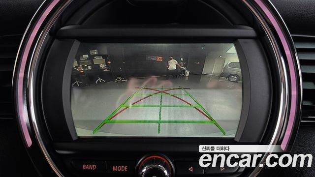 MINI Cooper D 5Door Mid 3rd 2016 — фото 16