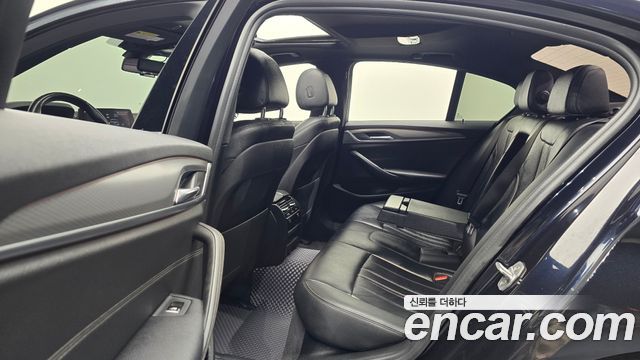 BMW 5 Series (G30) 520d M Sport package 2018 — фото 12