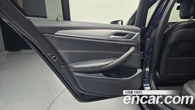 BMW 5 Series (G30) 520d M Sport package 2018 — фото 25