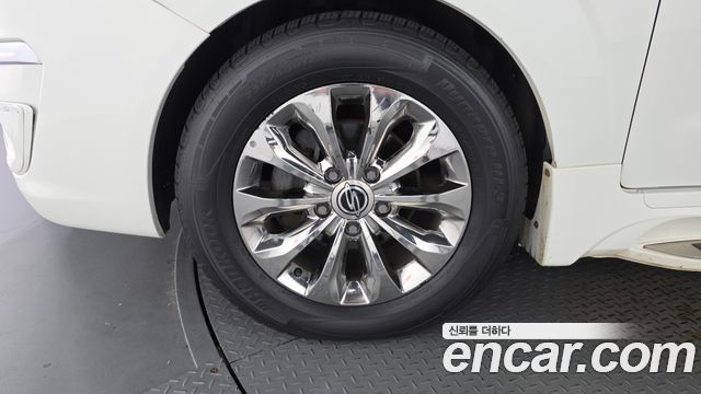 KG Mobility (SsangYong) Korando Turismo 4WD RX 11-seater 2018 — фото 5