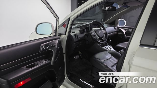 KG Mobility (SsangYong) Korando Turismo 4WD RX 11-seater 2018 — фото 10