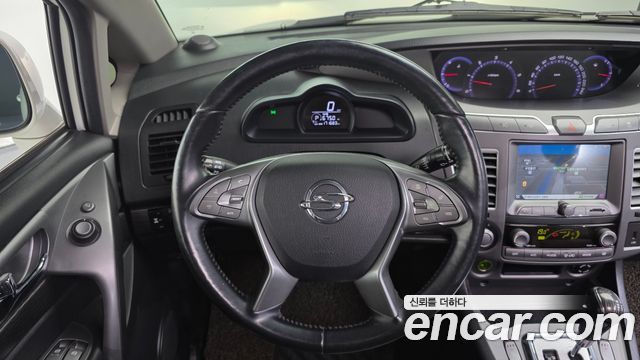 KG Mobility (SsangYong) Korando Turismo 4WD RX 11-seater 2018 — фото 13
