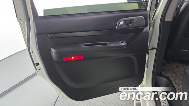KG Mobility (SsangYong) Korando Turismo 4WD RX 11-seater 2018 — фото 25