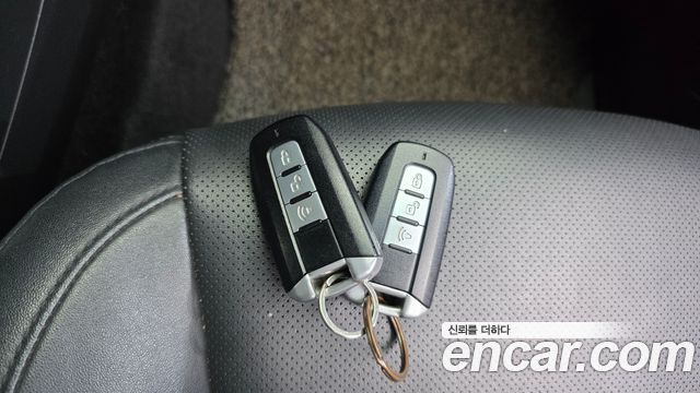 KG Mobility (SsangYong) Korando Turismo 4WD RX 11-seater 2018 — фото 30