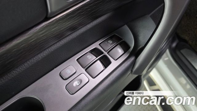 KG Mobility (SsangYong) Korando Turismo 4WD RX 11-seater 2018 — фото 35