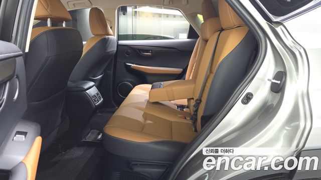 Lexus NX300h Supreme 2019 — фото 12