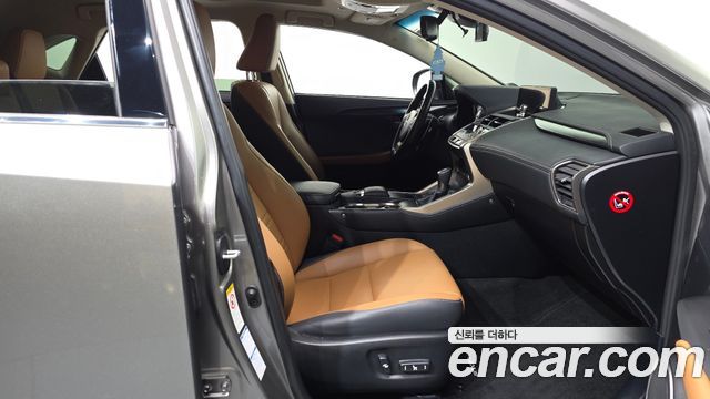Lexus NX300h Supreme 2019 — фото 26