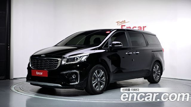 Kia Carnival 9-Seater Luxury