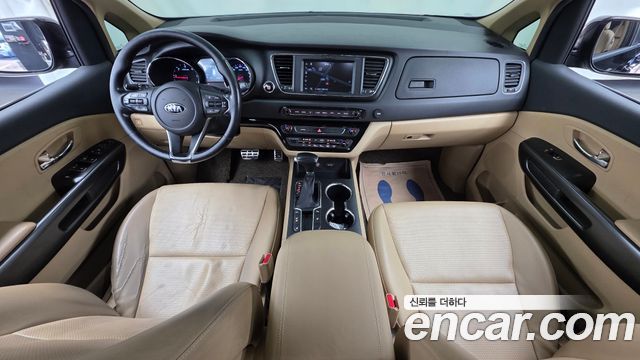 Kia Carnival 9-Seater Luxury 2019 — фото 7