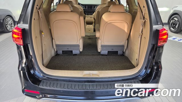 Kia Carnival 9-Seater Luxury 2019 — фото 20