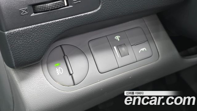 Hyundai Grand Starex 5-Seater VAN CVX Premium 2014 — фото 13