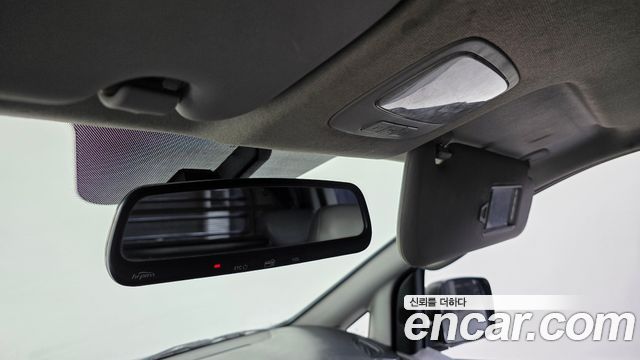 Hyundai Grand Starex 5-Seater VAN CVX Premium 2014 — фото 15