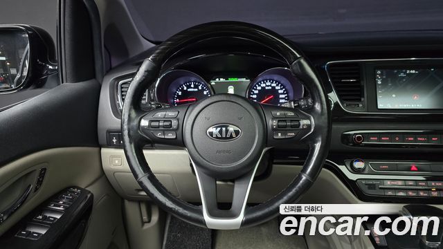 Kia Carnival Gasoline 9-Seater Noblesse Special 2019 — фото 13