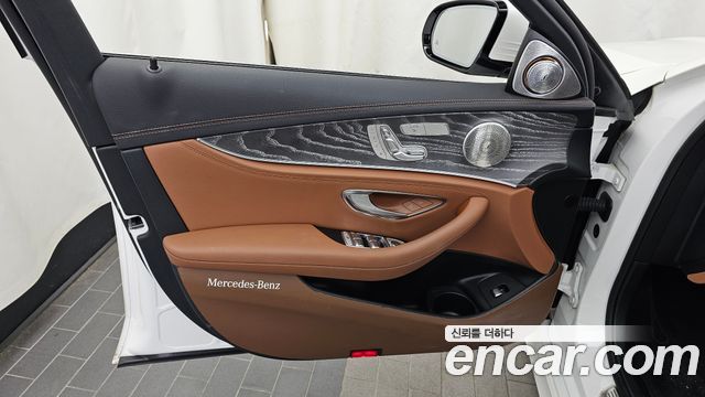 Mercedes-Benz E-Class (W213) E350 4MATIC AMG Line 2021 — фото 24
