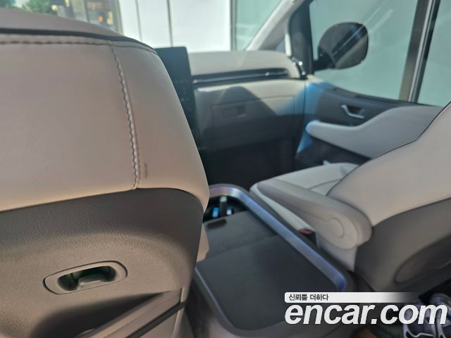 Hyundai Staria 4WD Lounge 7-Seater Inspiration 2025 — фото 6