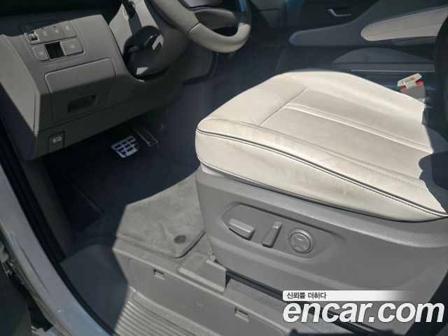 Hyundai Staria 4WD Lounge 7-Seater Inspiration 2025 — фото 10