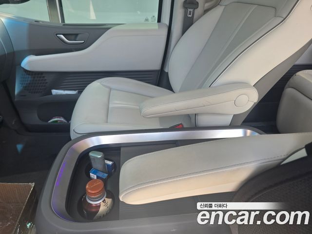 Hyundai Staria 4WD Lounge 7-Seater Inspiration 2025 — фото 22