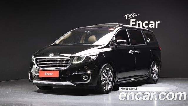Kia Carnival 9-seater Noblesse