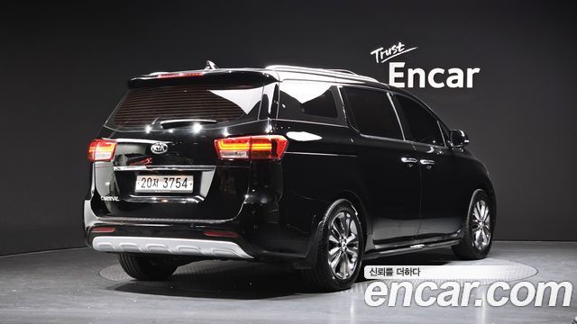 Kia Carnival 9-seater Noblesse 2017 — фото 2