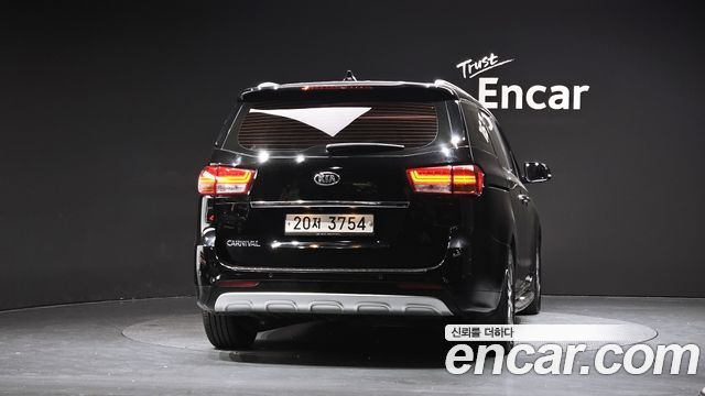 Kia Carnival 9-seater Noblesse 2017 — фото 4