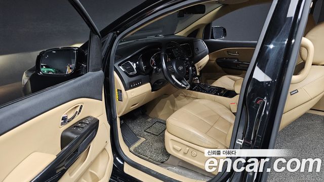 Kia Carnival 9-seater Noblesse 2017 — фото 10
