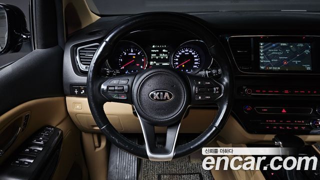 Kia Carnival 9-seater Noblesse 2017 — фото 12