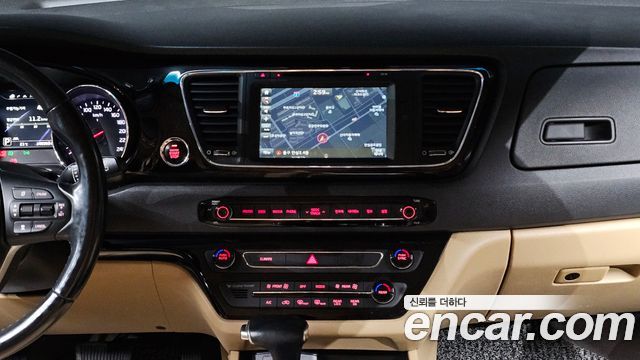 Kia Carnival 9-seater Noblesse 2017 — фото 14