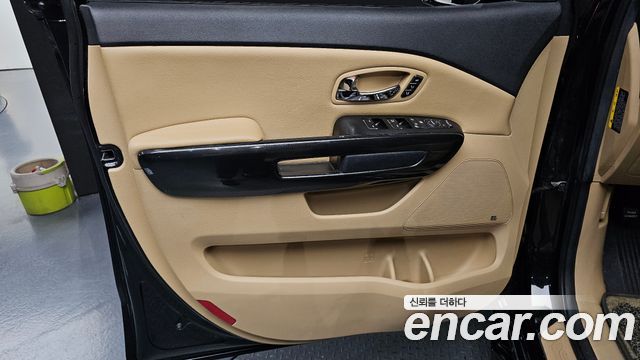 Kia Carnival 9-seater Noblesse 2017 — фото 24