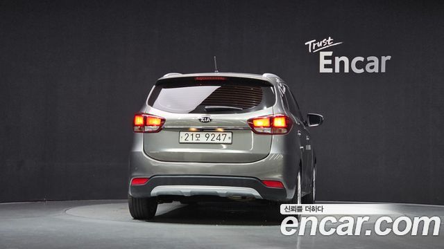 Kia Carens 2.0 LPI Prestige 2018 — фото 4