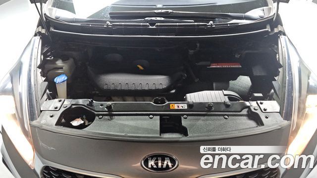 Kia Carens 2.0 LPI Prestige 2018 — фото 6
