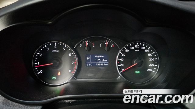 Kia Carens 2.0 LPI Prestige 2018 — фото 8
